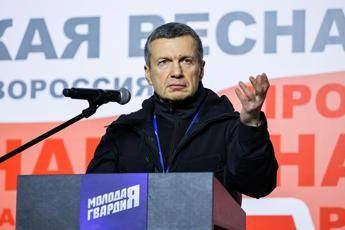 Meloni vergogna della razza umana lattacco della tv russa in italiano. Farnesina convoca lambasciatore