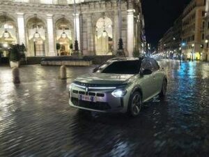 Nuova Lancia Ypsilon Turbo 100 torna il benzina manuale