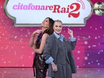 Oggi torna Citofonare Rai 2 gli ospiti e le novita nel cast fisso