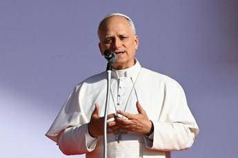 Papa Democrazia resti sana o diventa tirannia potere in mano di pochi una minaccia