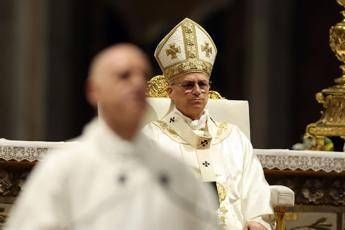 Papa Leone XIV alla sua prima veglia di Pasqua Non lasciamoci paralizzare dalle guerre Papa Leone XIV alla sua prima veglia di Pasqua Non lasciamoci paralizzare dalle guerre