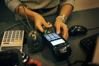 Registratori di cassa e Pos ancora pochi giorni per fare labbinamento online