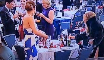 Spari alla cena con Trump il furto di vino dopo lattentato diventa virale