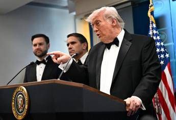 Spari alla cena con i giornalisti della Casa Bianca Trump portato al sicuro