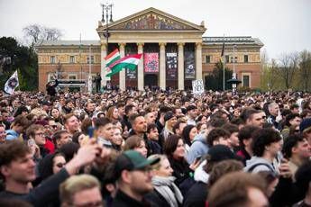 Ungheria domani la sfida Orban Magyar. Decine di migliaia al mega evento contro il primo ministro