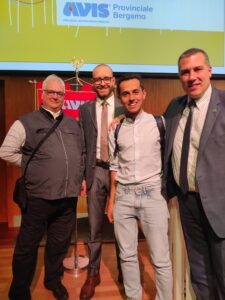 presidente Francesco Ferrari e segretario Gianmario Serpellini con il presidente nazionale Oscar Bianchi e il vice provinciale Artemio Trapattoni