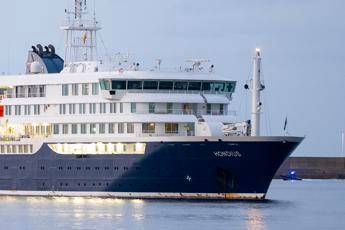 Allerta Hantavirus la nave Hondius arrivata a Tenerife delegazione Oms al porto di Granadilla
