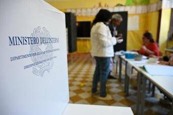 Amministrative al via ballottaggio in 42 Comuni si vota oggi e domani Amministrative al via ballottaggio in 42 Comuni si vota oggi e domani