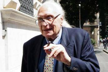 Dieci anni fa moriva Marco Pannella lomaggio di Nessuno tocchi Caino per ricordarlo