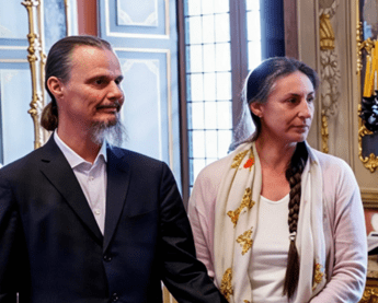 Fuori dal coro oggi 24 maggio intervista esclusiva a Nathan padre della famiglia nel bosco﻿