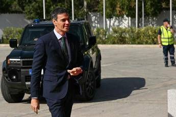 Guasto su aereo Sanchez premier spagnolo atterra in Turchia