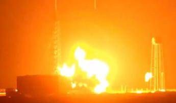 Il razzo di Blue Origin esplode durante il test sulla piattaforma di lancio Bezos Personale al sicuro Il razzo di Blue Origin esplode durante il test sulla piattaforma di lancio Bezos Personale al sicuro
