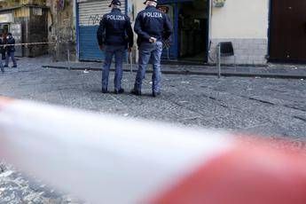 Lite tra ragazzini in centro a Napoli accoltellato 14enne 15enne fermato per tentato omicidio