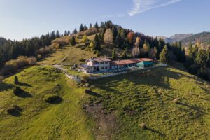 Passeggiate resistenti alla Malga Lunga il 9 maggio: 18 percorsi tra Val Seriana e Bergamo per ricordare la Resistenza