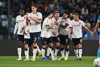 Napoli Bologna 0 2 Orsolini raddoppia su rigore con Var e gli azzurri protestano cose successo Napoli Bologna 0 2 Orsolini raddoppia su rigore con Var e gli azzurri protestano cose successo