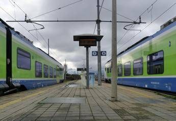 Oggi venerdi nero per scioperi dalla scuola ai trasporti chi si ferma e perche Oggi venerdi nero per scioperi dalla scuola ai trasporti chi si ferma e perche