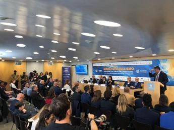 Oss. nazionale bullismo Il 38 ragazzi e vittima 31 si sente piu compreso da Ai che da persone