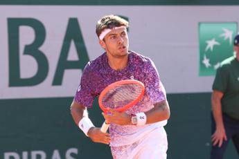 Roland Garros Cobolli ostacolato da raccattapalle cose successo nel derby contro Pellegrino Roland Garros Cobolli ostacolato da raccattapalle cose successo nel derby contro Pellegrino
