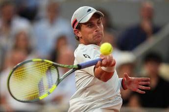 Roland Garros Tabur litiga con arbitro durante match con Sinner cose successo