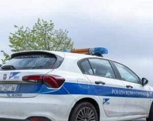 Roma scontro tra auto e moto muore 22enne in via Ostiense