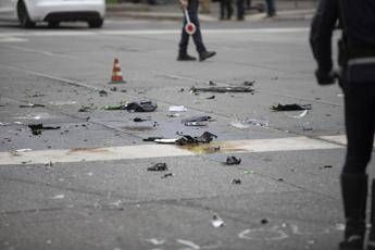 Scontro tra auto e moto a Milano nella notte morto un 21enne