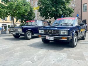 1000 Miglia 2026, la Guardia di Finanza torna in gara con due storiche vetture delle Fiamme Gialle