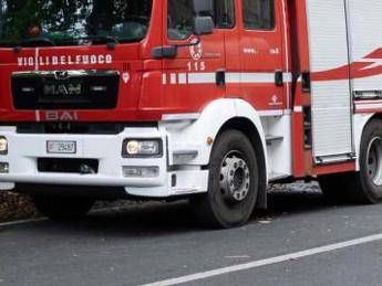 Cosenza auto in fiamme sulla Ss 106 quattro morti