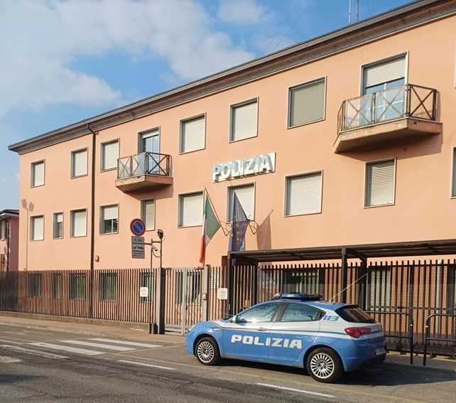 Furto all’Esselunga di Desenzano arrestati due stranieri dopo aver derubato un’anziana e prelevato con la sua carta