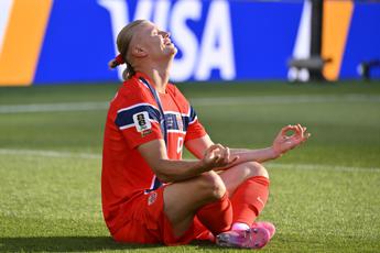 Haaland trascina la Norvegia doppietta e show allesordio Mondiale Haaland trascina la Norvegia doppietta e show allesordio Mondiale