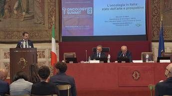 I tumori in Italia causano 1 ricovero su 10 esperti Sfida garantire sostenibilita e cure a 4 milioni di persone I tumori in Italia causano 1 ricovero su 10 esperti Sfida garantire sostenibilita e cure a 4 milioni di persone