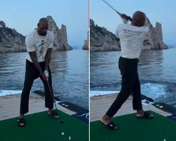 LeBron James gioca a gof. in mare. Il Codacons accusa Sta inquinando