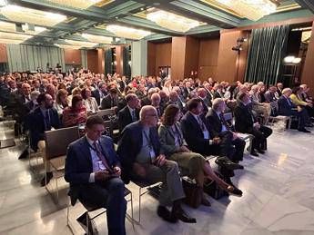 Manageritalia Serve un nuovo patto tra politica imprese e manager per far ripartire la crescita Manageritalia Serve un nuovo patto tra politica imprese e manager per far ripartire la crescita