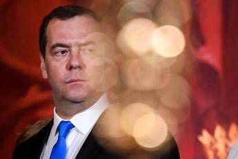 Medvedev mette nel tritacarte Merz von der Leyen e Starmer Nessuno ferma la Russia