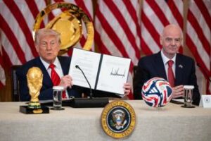 Mondiali Infantino Trump consegnera la Coppa del Mondo insieme a me Mondiali Infantino Trump consegnera la Coppa del Mondo insieme a me