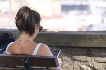 Oltre 270mila euro incassati su OnlyFans ma percepiva Naspi denunciata influencer