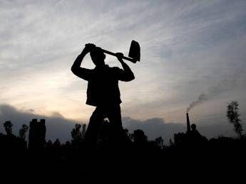 Save the Children lavoro minorile nega i diritti fondamentali