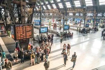 Sciopero treni 11 giugno sospesa la protesta dei sindacati confederali resta il nodo delle altre agitazioni Sciopero treni 11 giugno sospesa la protesta dei sindacati confederali resta il nodo delle altre agitazioni