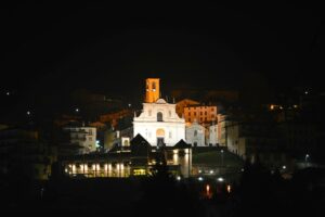 peia chiesa notte