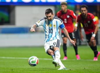Argentina choc Messi contro Egitto sbaglia rigore e centra il palo su punizione