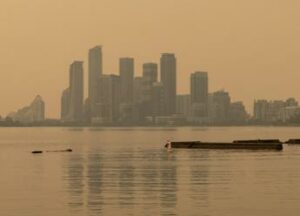 Canada oltre 200 incendi fuori controllo fumo invade gli Usa Canada oltre 200 incendi fuori controllo fumo invade gli Usa