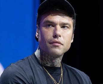 Fedez in pronto soccorso a Milano rapper arrivato in ambulanza Fedez in pronto soccorso a Milano rapper arrivato in ambulanza