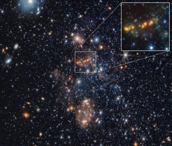 Il James Webb svela le fabbriche di polvere cosmica nellUniverso primordiale Il James Webb svela le fabbriche di polvere cosmica nellUniverso primordiale