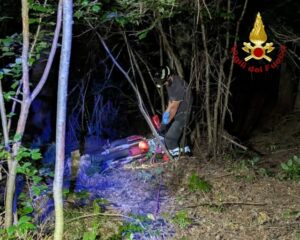 Incidente con una moto da cross sul Monte Colmo due giovani feriti uno trasportato in elisoccorso a Brescia Incidente con una moto da cross sul Monte Colmo due giovani feriti, uno trasportato in elisoccorso a Brescia