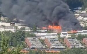 Norvegia incendio fuori controllo oltre 100 case distrutte
