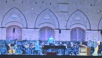Standing ovation a Siena il Concerto per lItalia conquista Piazza del Campo Standing ovation a Siena il Concerto per lItalia conquista Piazza del Campo