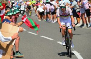 Tour de France Pogacar domina la sesta tappa e riconquista la maglia gialla