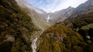 foto cascate serio