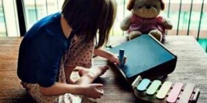 Batterie a bottone allarme per i bambini nel 2026 il triplo dei casi rispetto allo scorso anno