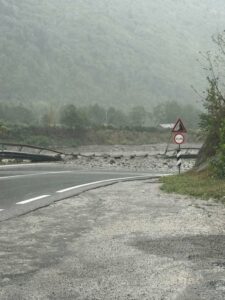 SS42 riaperta tra Sonico e Malonno traffico dalle 12, limite a 50 kmh e sorveglianza H24