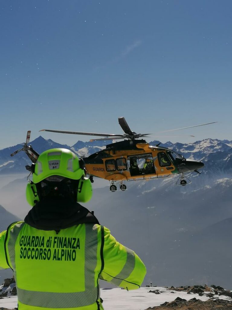 Soccorso della Guardia di Finanza, nuove regole chi provoca l’emergenza per grave imprudenza dovrà pagare i costi